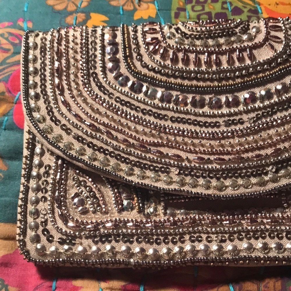 2 Chic Beaded Clutch. NWT - Picture 6 of 14